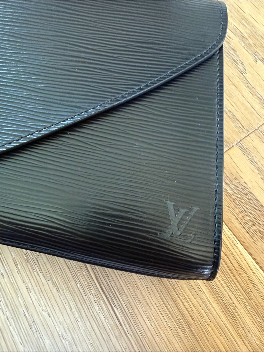 Louis Vuitton Black Epi Leather Envelope Clutch Bag - Picture 3 of 15